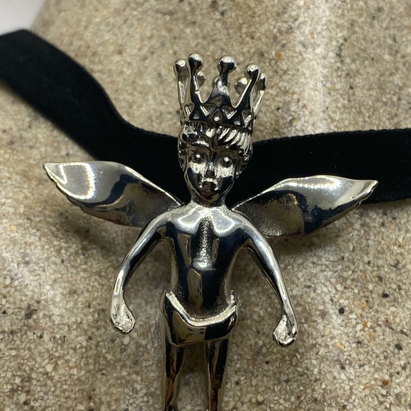COPY - Vintage Guardian Angel Cherub Velvet Choker Necklace - Picture 1 of 7